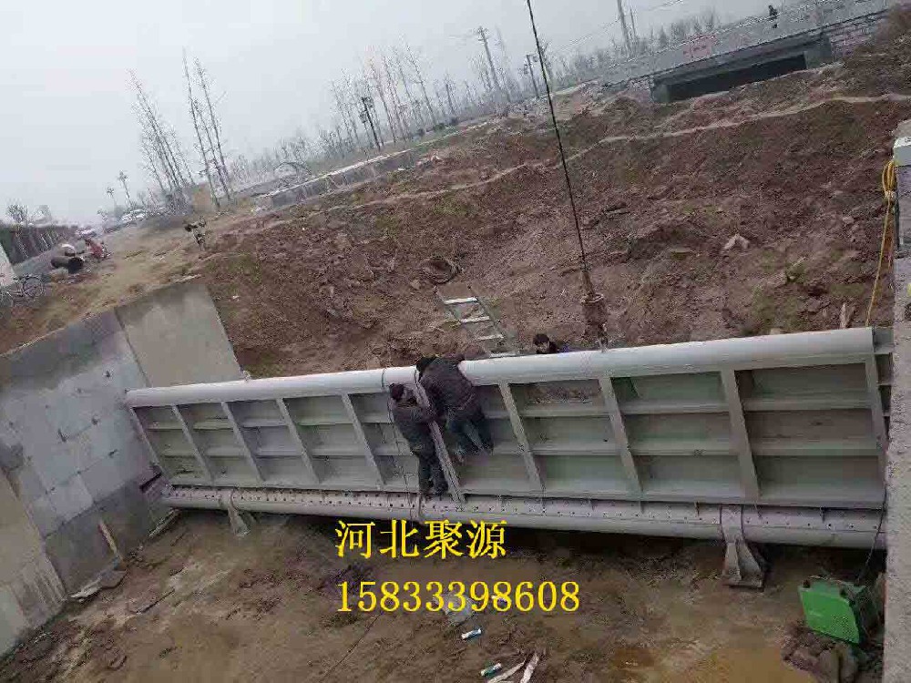 鋼壩施工現(xiàn)場(chǎng)